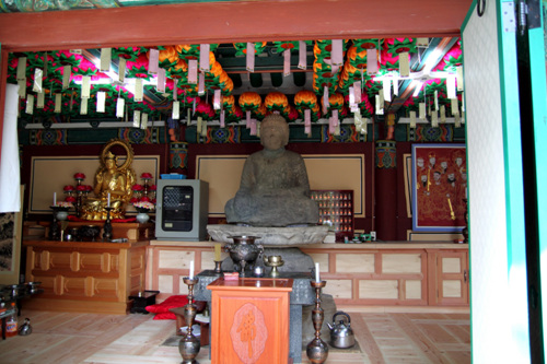 울주 간월사지 석조여래좌상