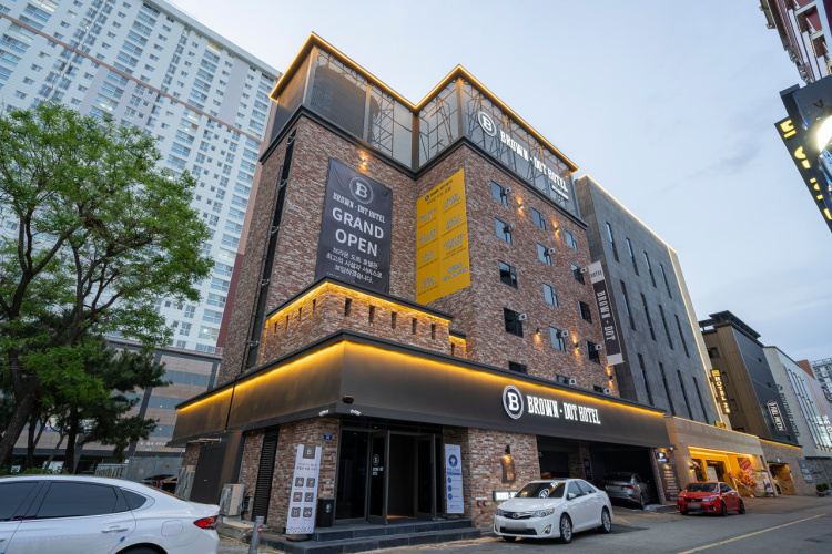 브라운도트 월곶점